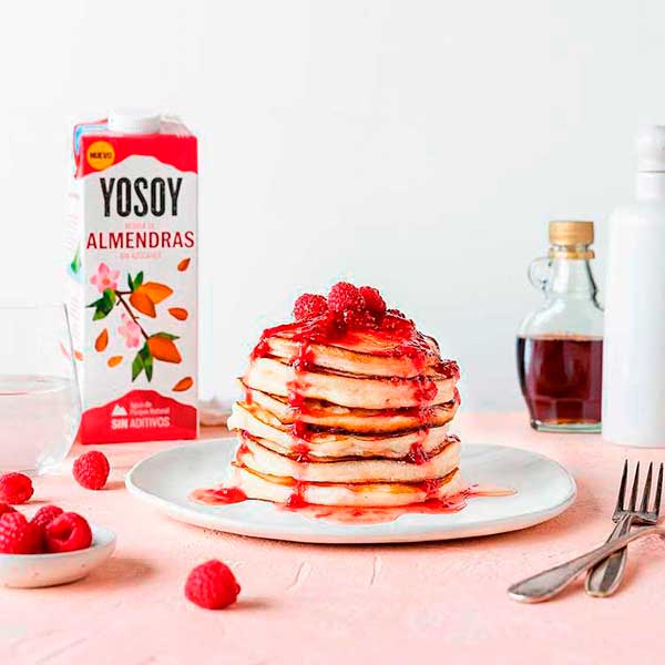 ALMOND DRINK PANCAKES WITH RED BERRYIES